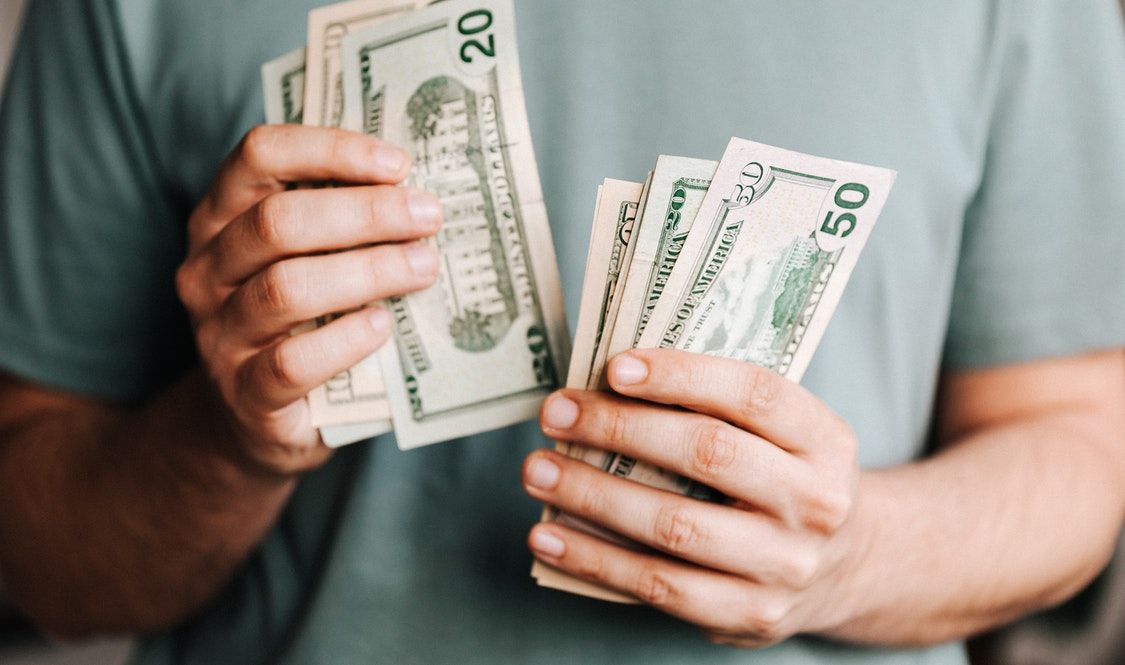 cómo afecta el dólar al peso mexicano